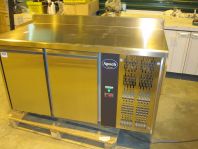 Стол с охлаждающим шкафом Apach AFM 02AL/ВЫСТ. Стол с охлаждающим шкафом Apach AFM 02AL/ВЫСТ.